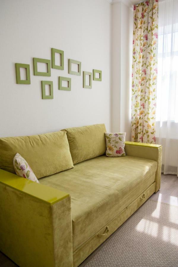 Sovskiye Prudy Hotel Kiev Exterior foto