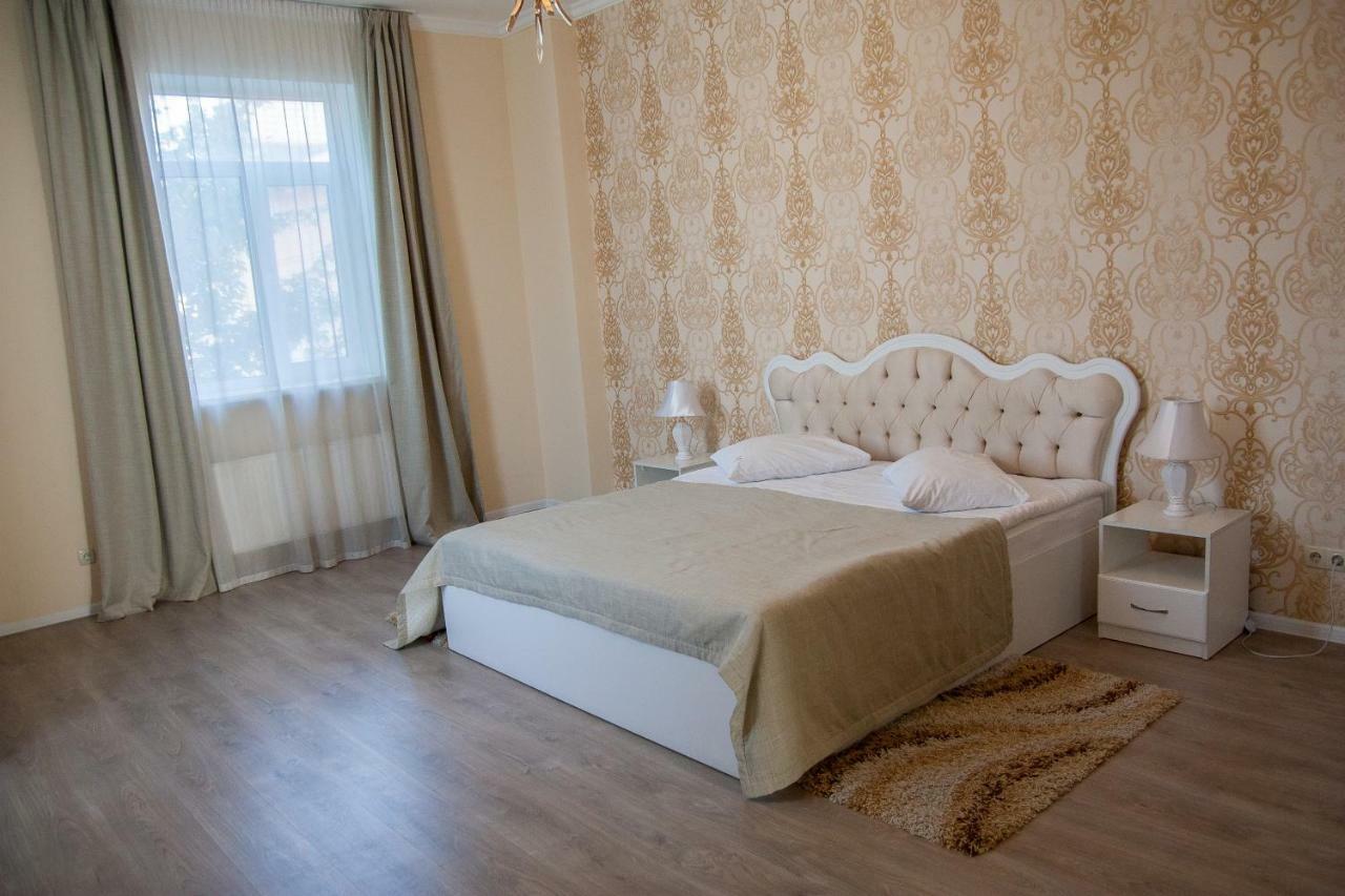 Sovskiye Prudy Hotel Kiev Exterior foto